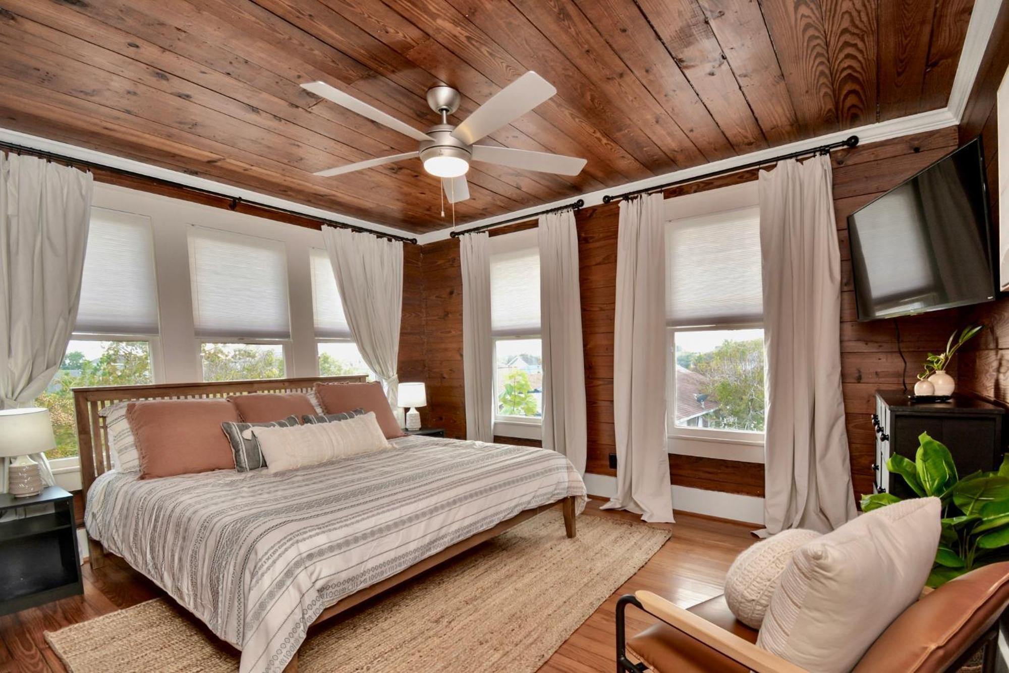 Coastal Craftsman- Walk To Beach & Pleasure Pier- As Seen On 'Restoring Galveston' Eksteriør billede